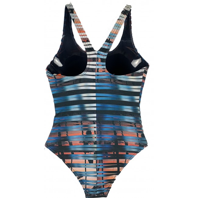 maiô fechado nas costas